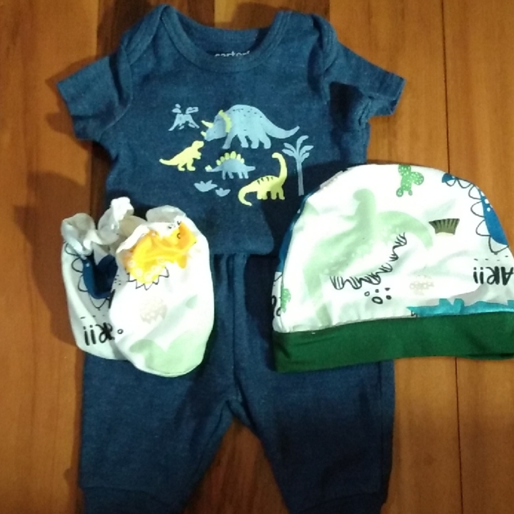 Carter's Newborn Baby Boy 4 PC Outfit, Dinosaur Bodysuit Pants Hat & Mittens Set